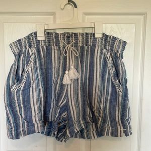 Striped blue linen plaid shorts